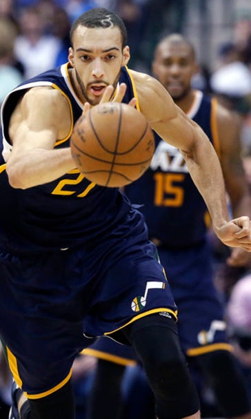 Gobert 27 points, 25 rebounds in Jazz 112-107 OT win at Mavs (Jan 20, 2017)